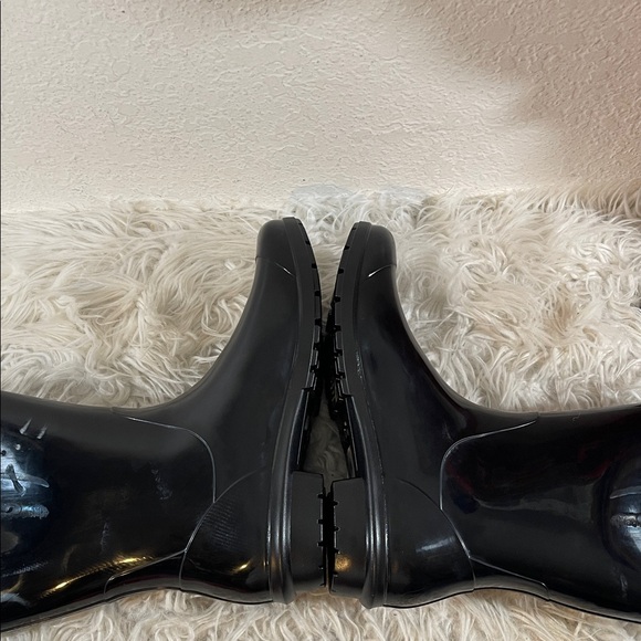 UGG Sienna Rain Boot Black High-Gloss Finish Real Fur From Sheep Size 11 NEW - Picture 9 of 16